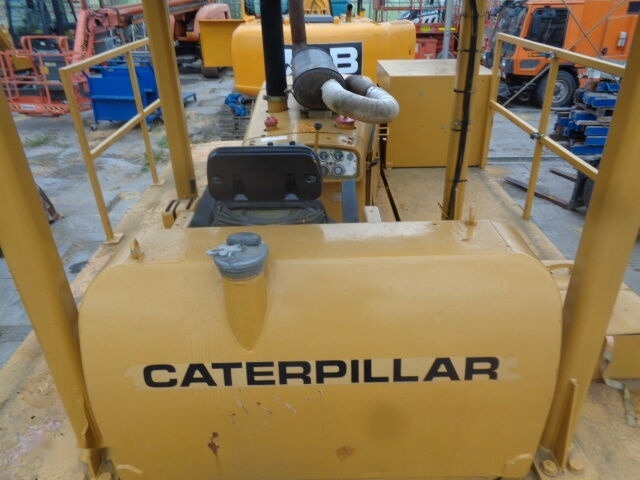 Tracteur à chenilles Caterpillar D6C: photos 16
