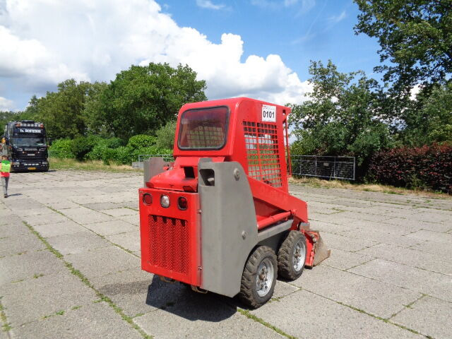 Gehl 1640 - Mini chargeuse: photos 4 Gehl 1640 - Mini chargeuse: photos 4