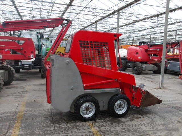 Gehl 1640 - Mini chargeuse: photos 2 Gehl 1640 - Mini chargeuse: photos 2