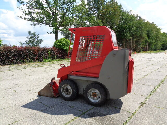 Gehl 1640 - Mini chargeuse: photos 2 Gehl 1640 - Mini chargeuse: photos 2