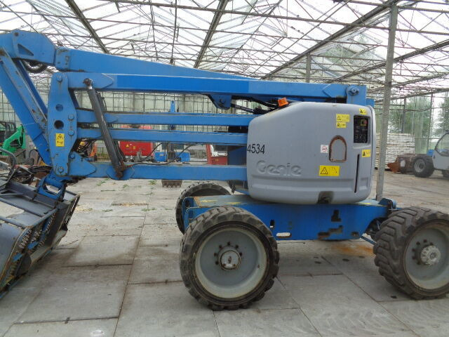 Genie Z45/25 - Nacelle articulée: photos 1 Genie Z45/25 - Nacelle articulée: photos 1