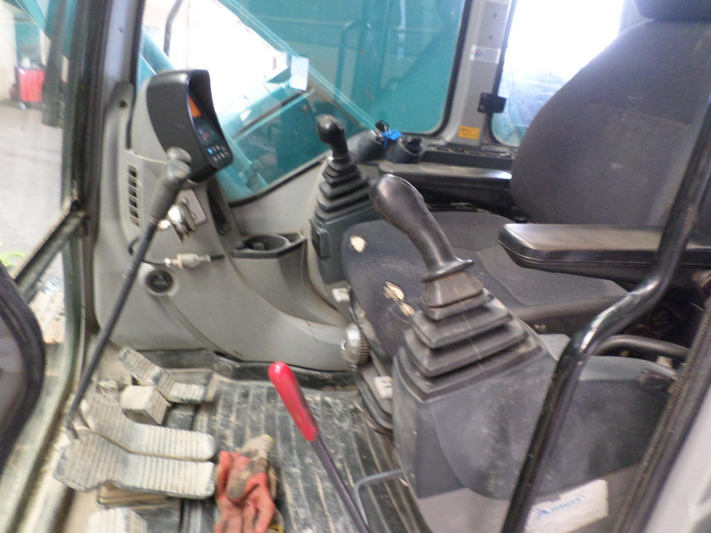 Pelle sur chenille Kobelco Kobelco NH E 235 BSR-2: photos 15 Pelle sur chenille Kobelco Kobelco NH E 235 BSR-2: photos 15