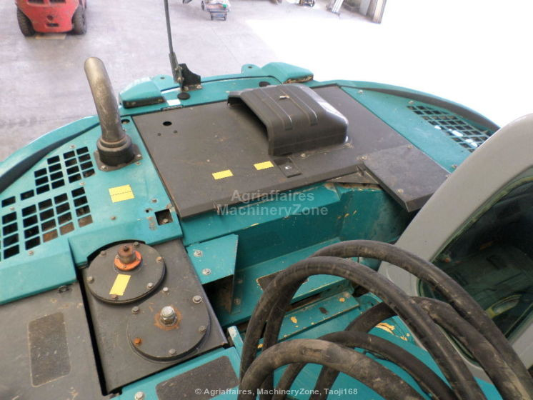 Pelle sur chenille Kobelco Kobelco NH E 235 BSR-2: photos 8 Pelle sur chenille Kobelco Kobelco NH E 235 BSR-2: photos 8