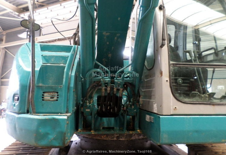New Holland Kobelco E 235 BSR-2 - Pelle sur chenille: photos 5 New Holland Kobelco E 235 BSR-2 - Pelle sur chenille: photos 5