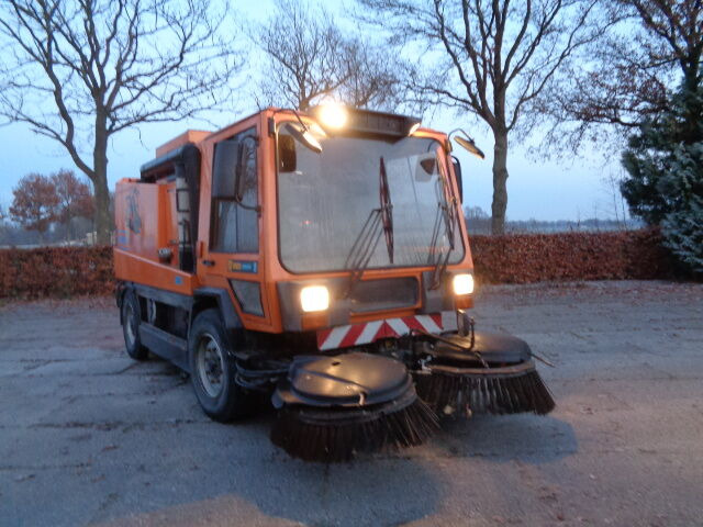 Schmidt Metro 500 4x2 - Balayeuse de voirie: photos 3 Schmidt Metro 500 4x2 - Balayeuse de voirie: photos 3