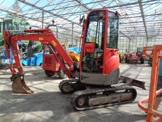 Yanmar VIO 25-4 - Mini pelle: photos 1 Yanmar VIO 25-4 - Mini pelle: photos 1