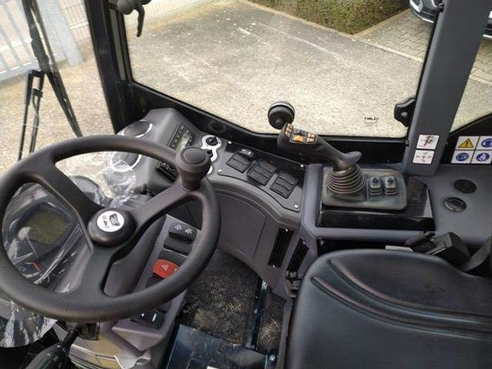 GiANT G3500 Tele - Chargeuse sur pneus télescopique: photos 3 GiANT G3500 Tele - Chargeuse sur pneus télescopique: photos 3