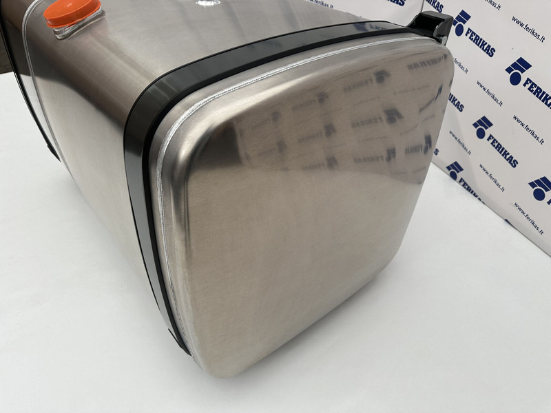 Combined oil fuel tank 200L oil tank 350L fuel tank 700x700x1250 - Réservoir de carburant pour Camion: photos 2 Combined oil fuel tank 200L oil tank 350L fuel tank 700x700x1250 - Réservoir de carburant pour Camion: photos 2
