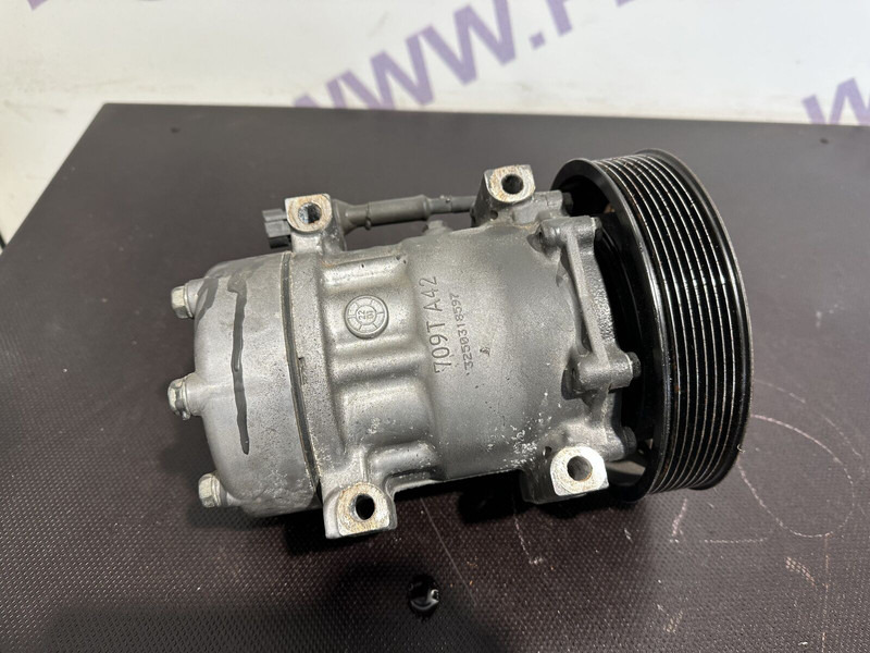 DAF AC compressor - Compresseur de climatisation pour Camion: photos 3 DAF AC compressor - Compresseur de climatisation pour Camion: photos 3