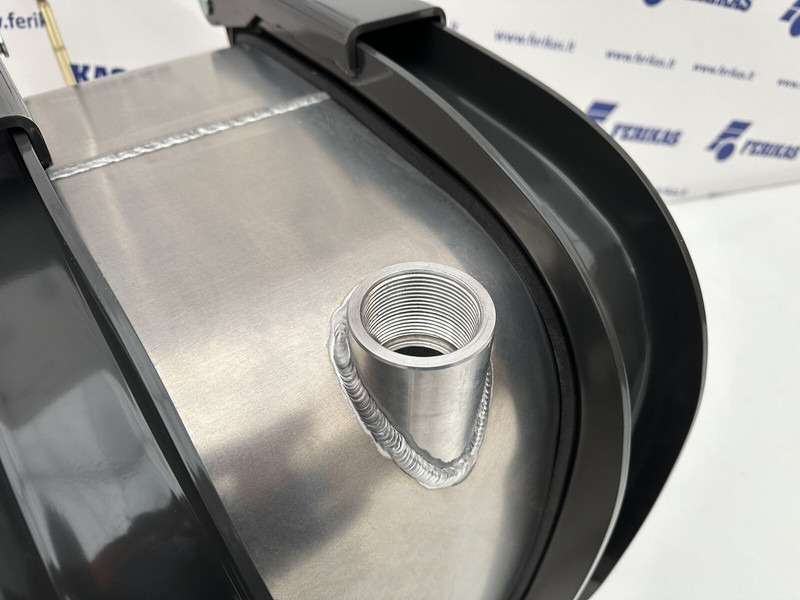 Hydraulic oil aluminum tank 65L - Réservoir hydraulique pour Camion: photos 5 Hydraulic oil aluminum tank 65L - Réservoir hydraulique pour Camion: photos 5