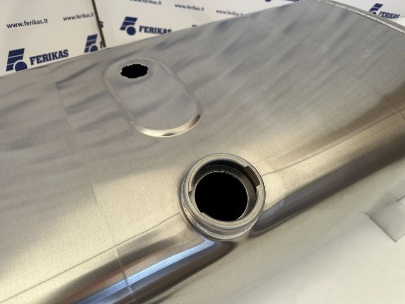 MAN - Réservoir de carburant pour Camion: photos 4 MAN - Réservoir de carburant pour Camion: photos 4