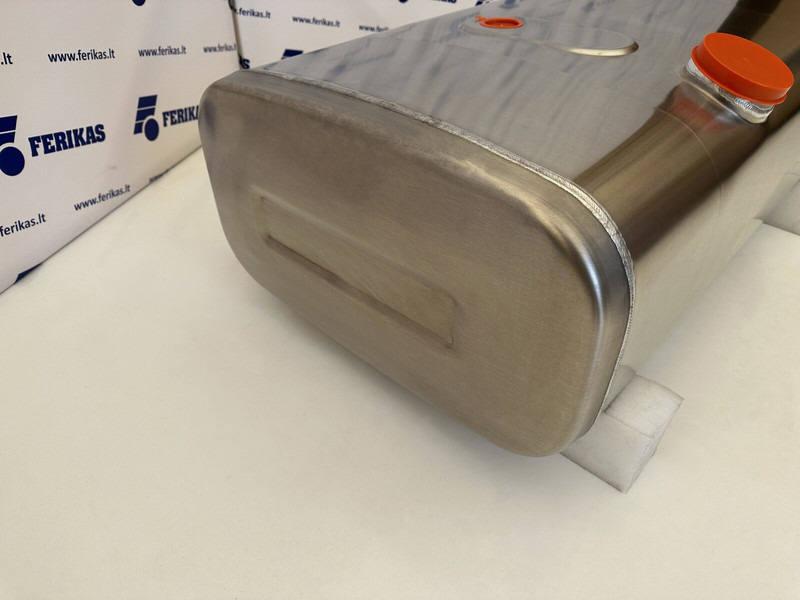 MAN - Réservoir de carburant pour Camion: photos 3 MAN - Réservoir de carburant pour Camion: photos 3