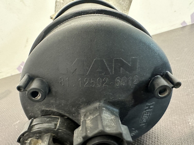 MAN fuel filter housing - Filtre à carburant pour Camion: photos 4 MAN fuel filter housing - Filtre à carburant pour Camion: photos 4