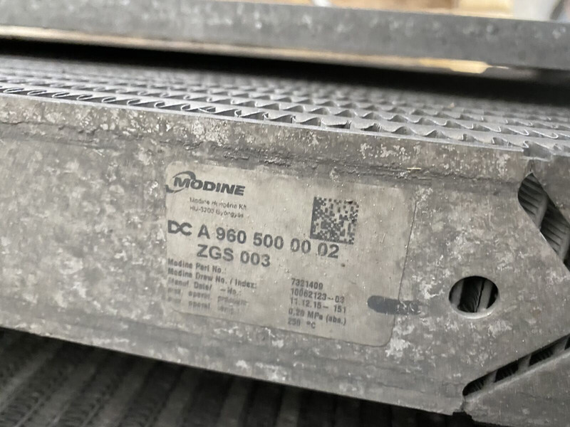 Radiateur pour Camion Mercedes-Benz Actros MP4: photos 6 Radiateur pour Camion Mercedes-Benz Actros MP4: photos 6