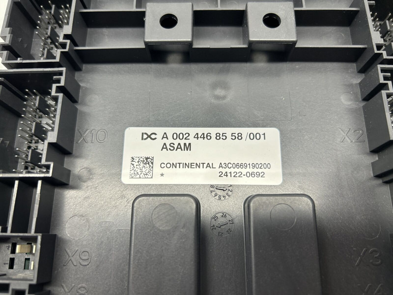 Mercedes-Benz NEW OEM ASAM fuse box - Système électrique pour Camion: photos 3 Mercedes-Benz NEW OEM ASAM fuse box - Système électrique pour Camion: photos 3
