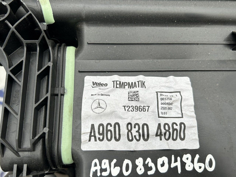 Mercedes-Benz air conditionioning heater system - Chauffage/ Ventilation pour Camion: photos 5 Mercedes-Benz air conditionioning heater system - Chauffage/ Ventilation pour Camion: photos 5