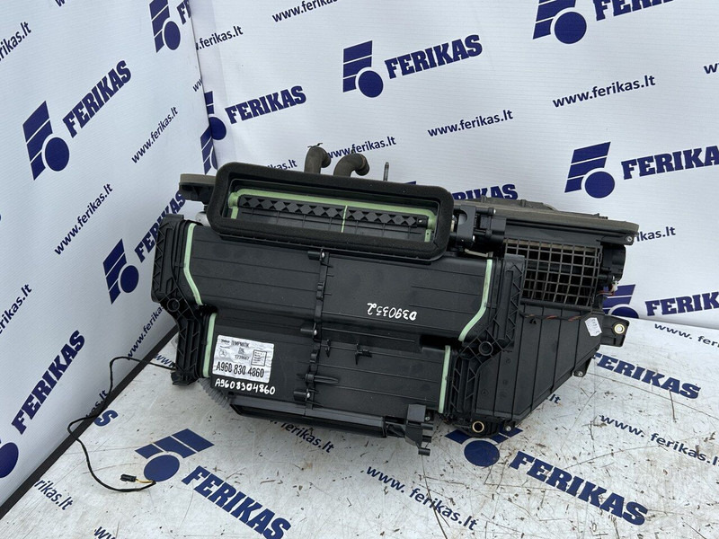 Mercedes-Benz air conditionioning heater system - Chauffage/ Ventilation pour Camion: photos 2 Mercedes-Benz air conditionioning heater system - Chauffage/ Ventilation pour Camion: photos 2