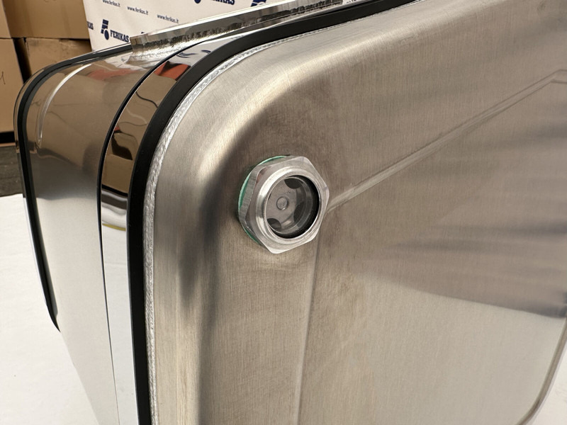 Onbekend  - Réservoir hydraulique pour Camion: photos 3 Onbekend  - Réservoir hydraulique pour Camion: photos 3