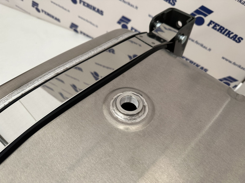 Onbekend  - Réservoir hydraulique pour Camion: photos 5 Onbekend  - Réservoir hydraulique pour Camion: photos 5