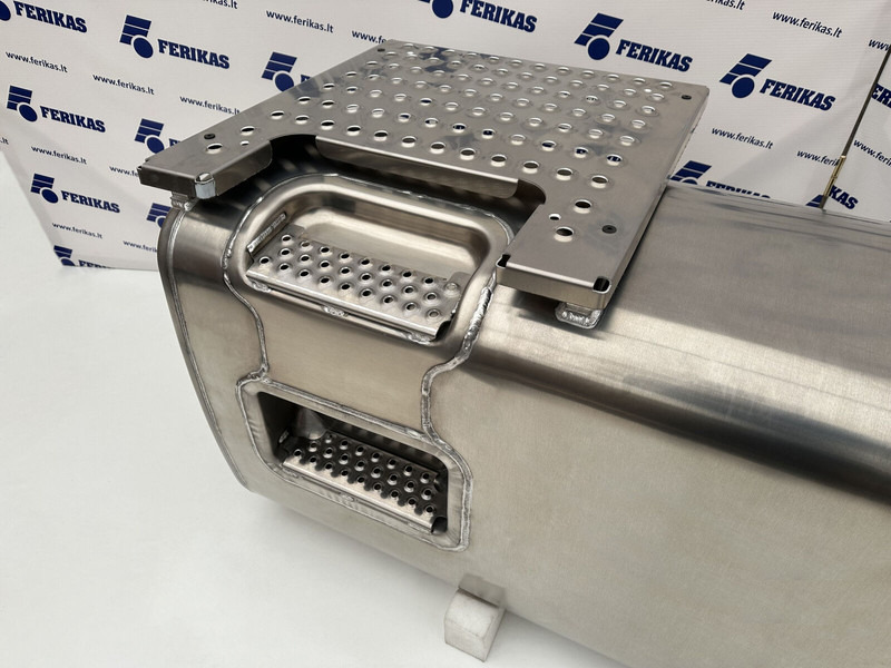 Volvo New aluminum fuel tank 770L - Réservoir de carburant pour Camion: photos 4 Volvo New aluminum fuel tank 770L - Réservoir de carburant pour Camion: photos 4