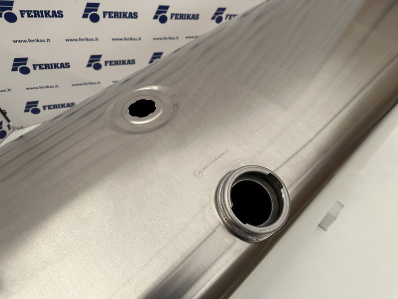 Volvo New aluminum fuel tank 900L - Réservoir de carburant pour Camion: photos 4 Volvo New aluminum fuel tank 900L - Réservoir de carburant pour Camion: photos 4