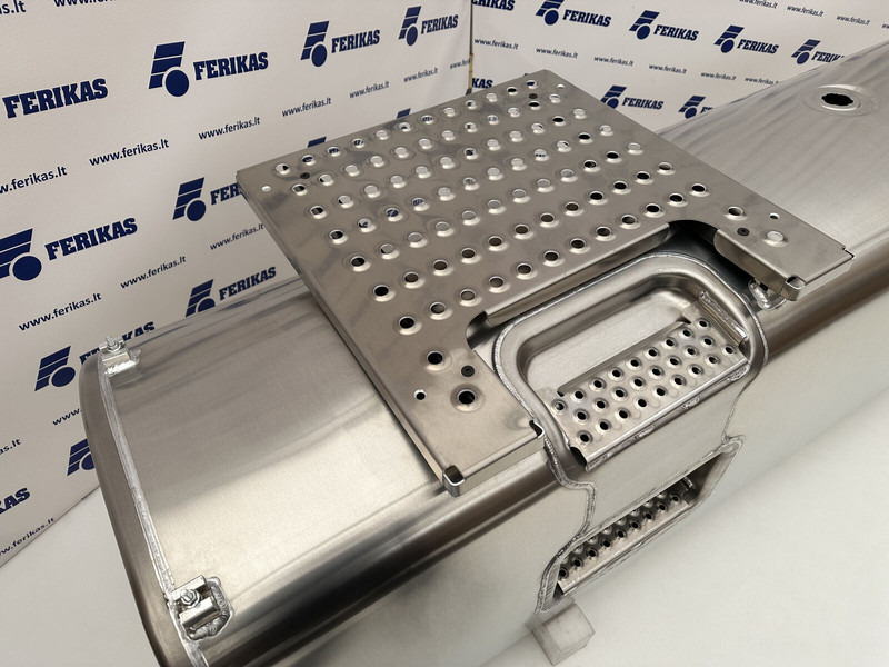 Volvo New aluminum fuel tank 900L - Réservoir de carburant pour Camion: photos 5 Volvo New aluminum fuel tank 900L - Réservoir de carburant pour Camion: photos 5