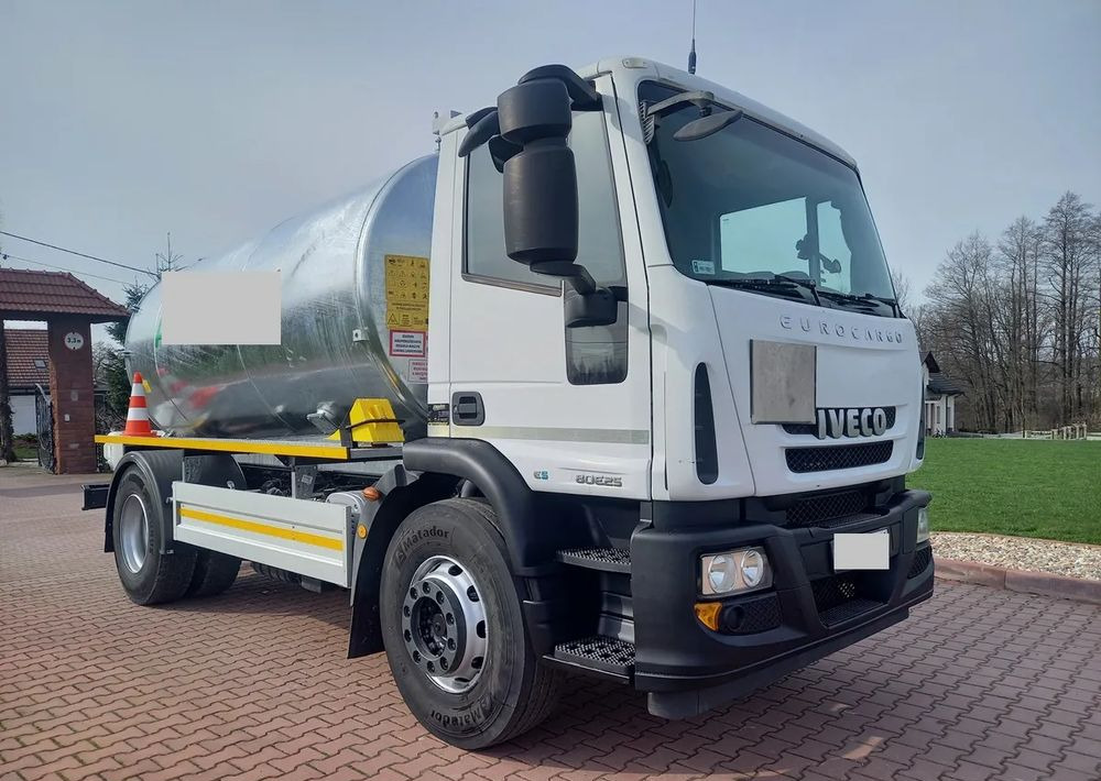 Iveco EURO CARGO 180 E 25 EURO 5 ASENIZACJA ASENIZACYJNY BECZKA - Camion citerne: photos 1 Iveco EURO CARGO 180 E 25 EURO 5 ASENIZACJA ASENIZACYJNY BECZKA - Camion citerne: photos 1