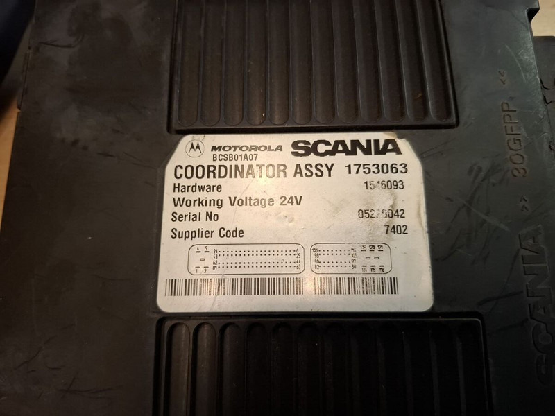 Cummins P 5317106 CM2350 ECM PCM - Bloc de gestion: photos 4 Cummins P 5317106 CM2350 ECM PCM - Bloc de gestion: photos 4