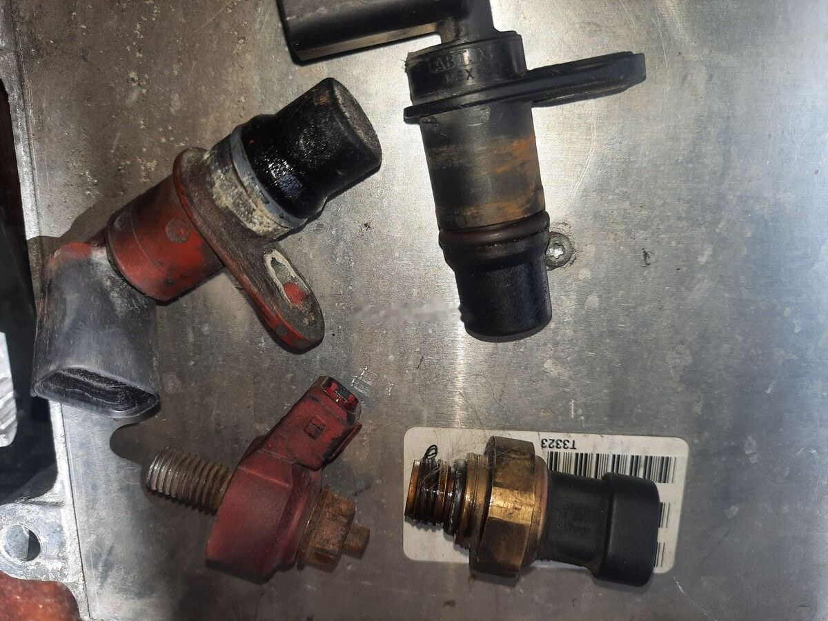 Cummins motor 239Kvt Cummins - Bloc de gestion pour Bus: photos 4 Cummins motor 239Kvt Cummins - Bloc de gestion pour Bus: photos 4