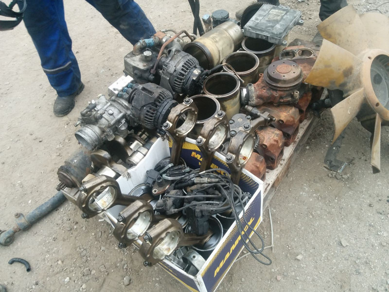 MAN E 2876 LOH 02 - Moteur et pièces: photos 3 MAN E 2876 LOH 02 - Moteur et pièces: photos 3