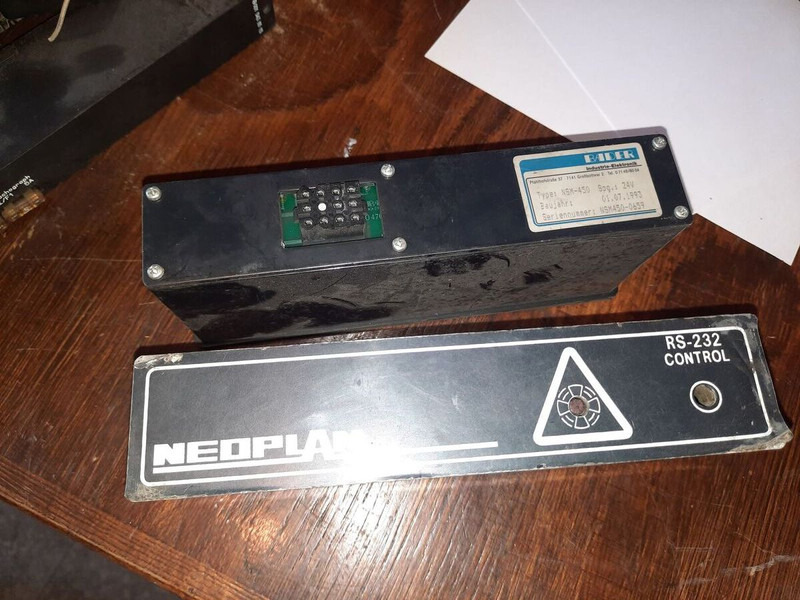 Neoplan RS-232 / NSM-450 - Bloc de gestion: photos 3 Neoplan RS-232 / NSM-450 - Bloc de gestion: photos 3