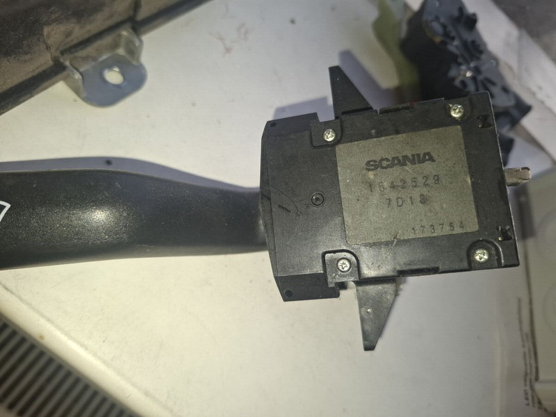 Scania 1486286 - Relais: photos 2 Scania 1486286 - Relais: photos 2