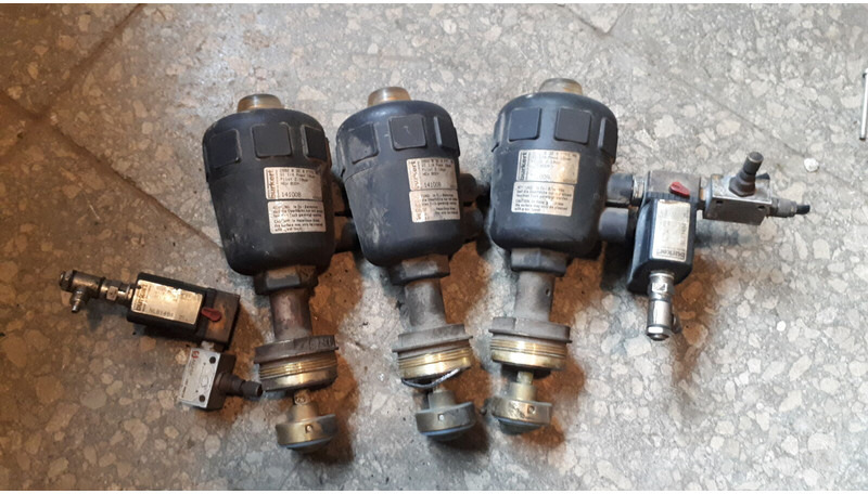 Scania B12 - Câble/ Fil: photos 3 Scania B12 - Câble/ Fil: photos 3