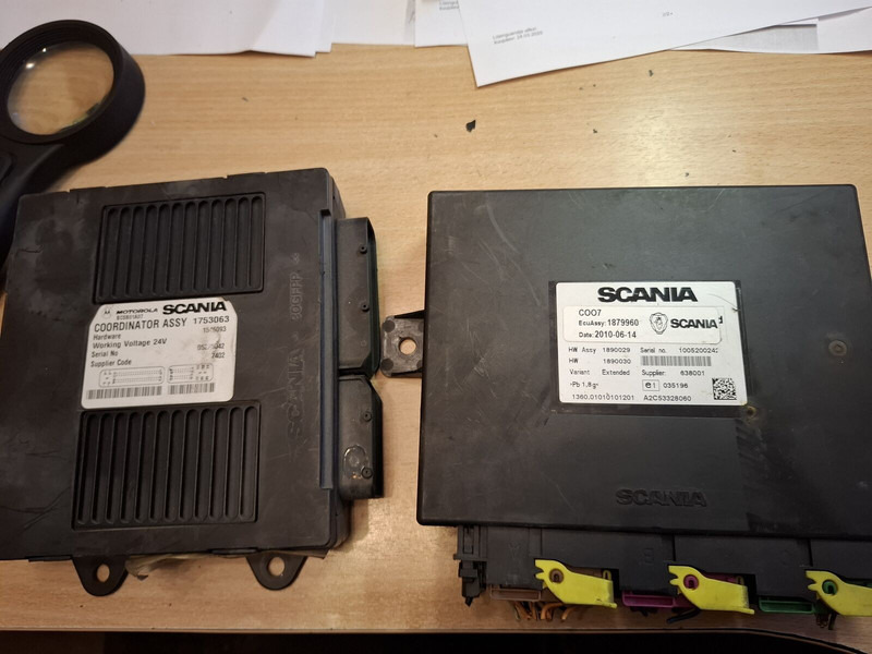 Scania C007. C006 - Bloc de gestion: photos 1 Scania C007. C006 - Bloc de gestion: photos 1