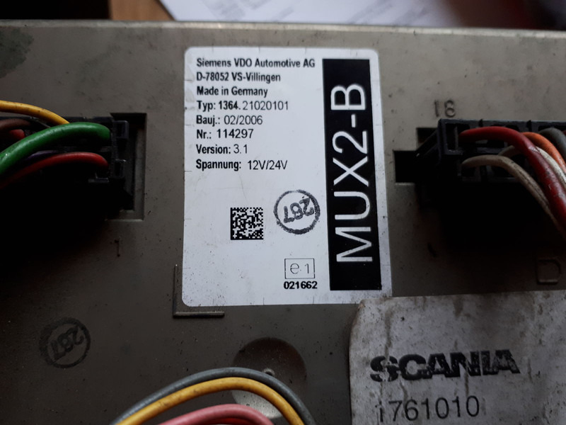 Scania MUX2-B MUX2-M.MUX2-B+/ ZR2-BS/ ZR2-BD - Bloc de gestion: photos 4 Scania MUX2-B MUX2-M.MUX2-B+/ ZR2-BS/ ZR2-BD - Bloc de gestion: photos 4