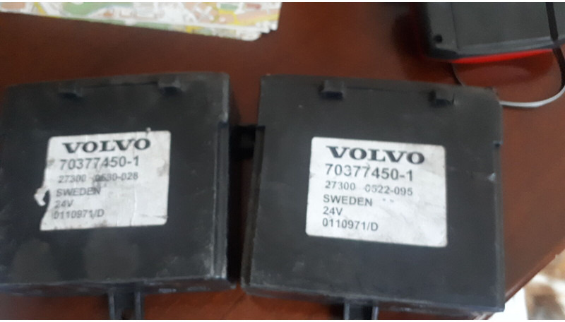 Volvo 20503188-P04.3195082-2 R03 - Bloc de gestion: photos 2 Volvo 20503188-P04.3195082-2 R03 - Bloc de gestion: photos 2