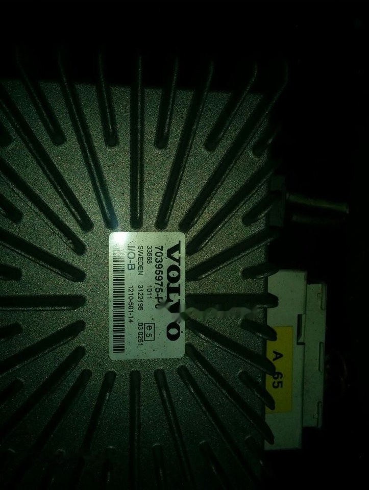 Volvo 70329277 / 70395975-P01 / 70361720-P01 / 70322237-P02 Volvo B12 - Bloc de gestion pour Bus: photos 3 Volvo 70329277 / 70395975-P01 / 70361720-P01 / 70322237-P02 Volvo B12 - Bloc de gestion pour Bus: photos 3