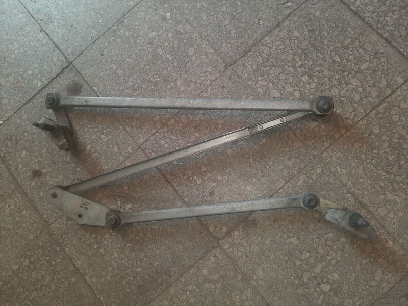 Volvo - Essuie-glace: photos 3 Volvo - Essuie-glace: photos 3