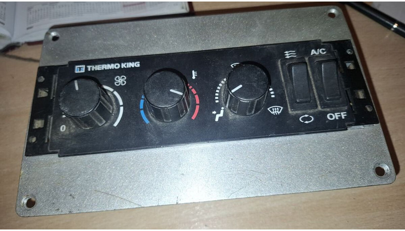 Volvo климат контроль Termo King. UWE. VIP2000 - Bloc de gestion: photos 1 Volvo климат контроль Termo King. UWE. VIP2000 - Bloc de gestion: photos 1