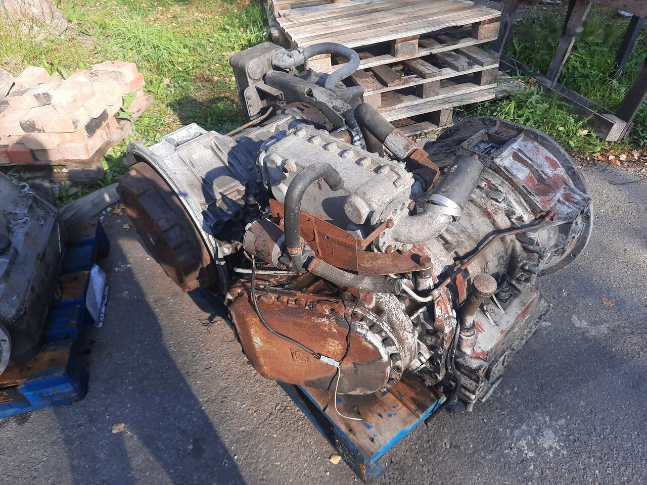 ZF 5HP 590 .5HP602c. 5HP502C . 5HP500 .4HP500 / dlya Mersede Scania Volvo B 6 - Boîte de vitesse pour Bus: photos 1 ZF 5HP 590 .5HP602c. 5HP502C . 5HP500 .4HP500 / dlya Mersede Scania Volvo B 6 - Boîte de vitesse pour Bus: photos 1