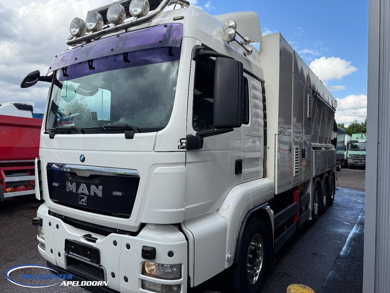 MAN TGS 35.480 RSP Saugbagger, 8x4, Euro 5, Remote driving, Handgeschakeld - Camion hydrocureur: photos 3 MAN TGS 35.480 RSP Saugbagger, 8x4, Euro 5, Remote driving, Handgeschakeld - Camion hydrocureur: photos 3