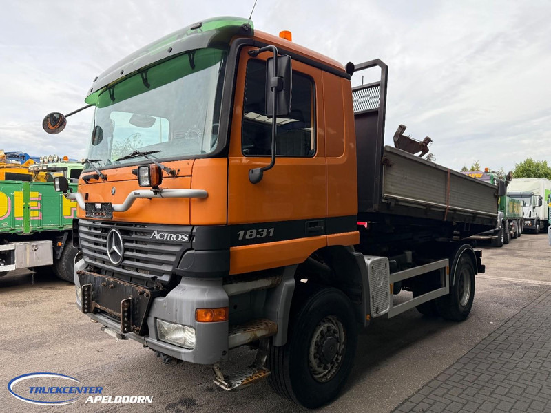 Mercedes-Benz Actros 1831 4x4 Naafreductie, Bladgeveerd, EPS, Originele kilometerstand! - Camion benne: photos 3 Mercedes-Benz Actros 1831 4x4 Naafreductie, Bladgeveerd, EPS, Originele kilometerstand! - Camion benne: photos 3