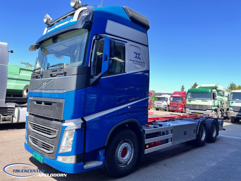 Volvo FH 540 6x4, Dual clutch, XL Globetrotter, PTO, Retarder - Châssis cabine: photos 3 Volvo FH 540 6x4, Dual clutch, XL Globetrotter, PTO, Retarder - Châssis cabine: photos 3