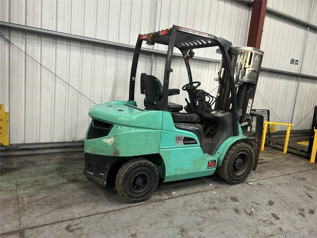 Chariot élévateur diesel Mitsubishi FD30NT: photos 6