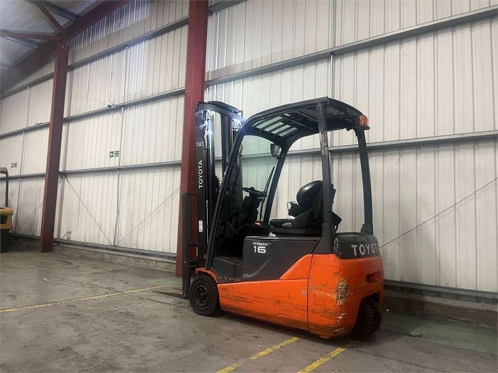 Toyota 8FBET16 - Chariot élévateur électrique: photos 5 Toyota 8FBET16 - Chariot élévateur électrique: photos 5