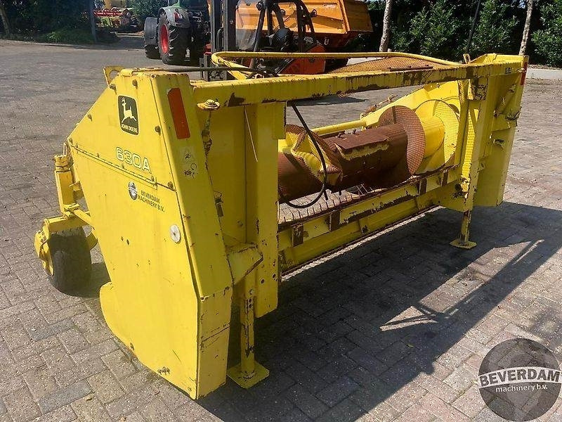 John Deere 630 A - Accessoire de matériels de récolte: photos 5 John Deere 630 A - Accessoire de matériels de récolte: photos 5