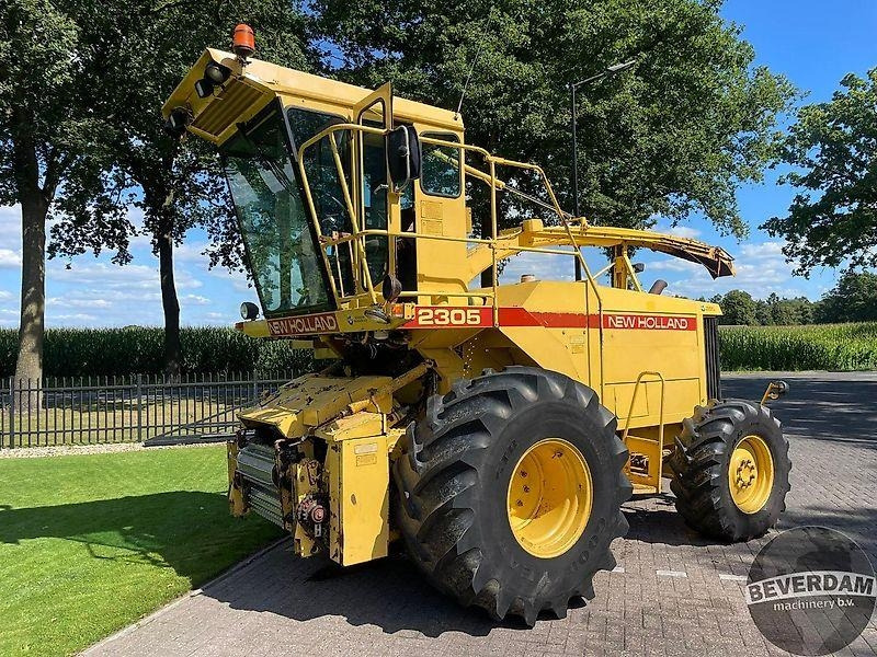 New Holland 2305 - Machine agricole: photos 3 New Holland 2305 - Machine agricole: photos 3