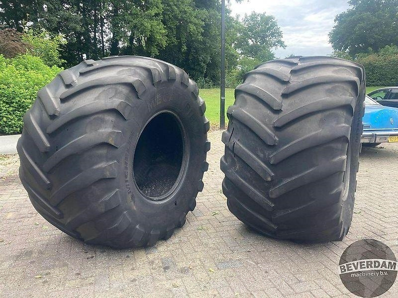 Michelin MEGA BIB 1050/50R32 - Pneu pour Machine agricole: photos 1 Michelin MEGA BIB 1050/50R32 - Pneu pour Machine agricole: photos 1