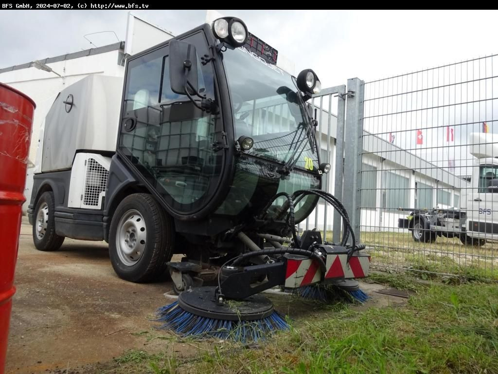 JungoJet 3500 Gehwegtauglich JungoJet 3500 Gehwegtauglich - Balayeuse de voirie: photos 1 JungoJet 3500 Gehwegtauglich JungoJet 3500 Gehwegtauglich - Balayeuse de voirie: photos 1
