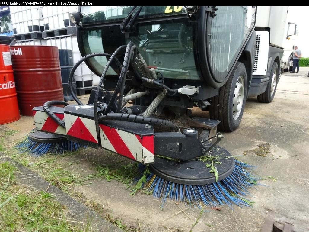 JungoJet 3500 Gehwegtauglich JungoJet 3500 Gehwegtauglich - Balayeuse de voirie: photos 3 JungoJet 3500 Gehwegtauglich JungoJet 3500 Gehwegtauglich - Balayeuse de voirie: photos 3